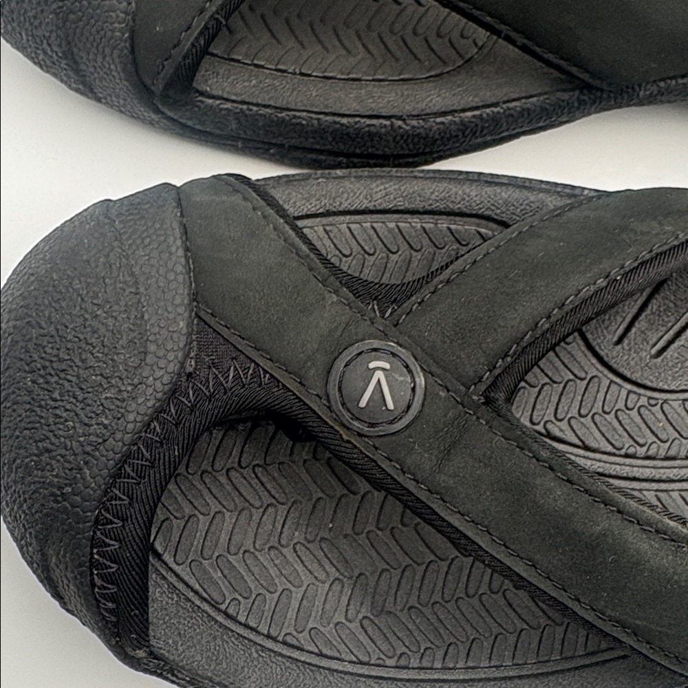 KEEN Waimea Flip Flop Sandals Black Comfort Thong Women’s Size 7 - Picture 11 of 11